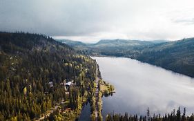 Chute Lake Lodge